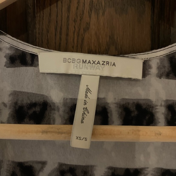 BCBG silk top size XS/S - Picture 2 of 4